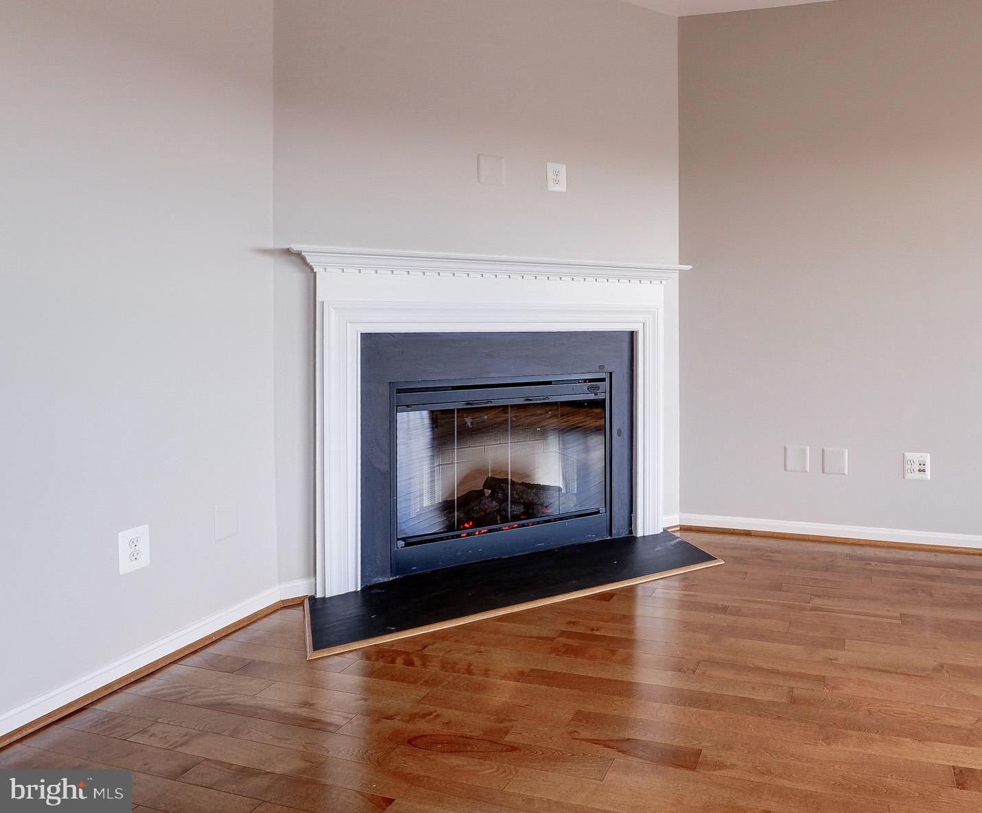 19293 HARLOW SQ, LEESBURG, Virginia 20176, 3 Bedrooms Bedrooms, ,2 BathroomsBathrooms,Residential,For sale,19293 HARLOW SQ,VALO2107988 MLS # VALO2107988