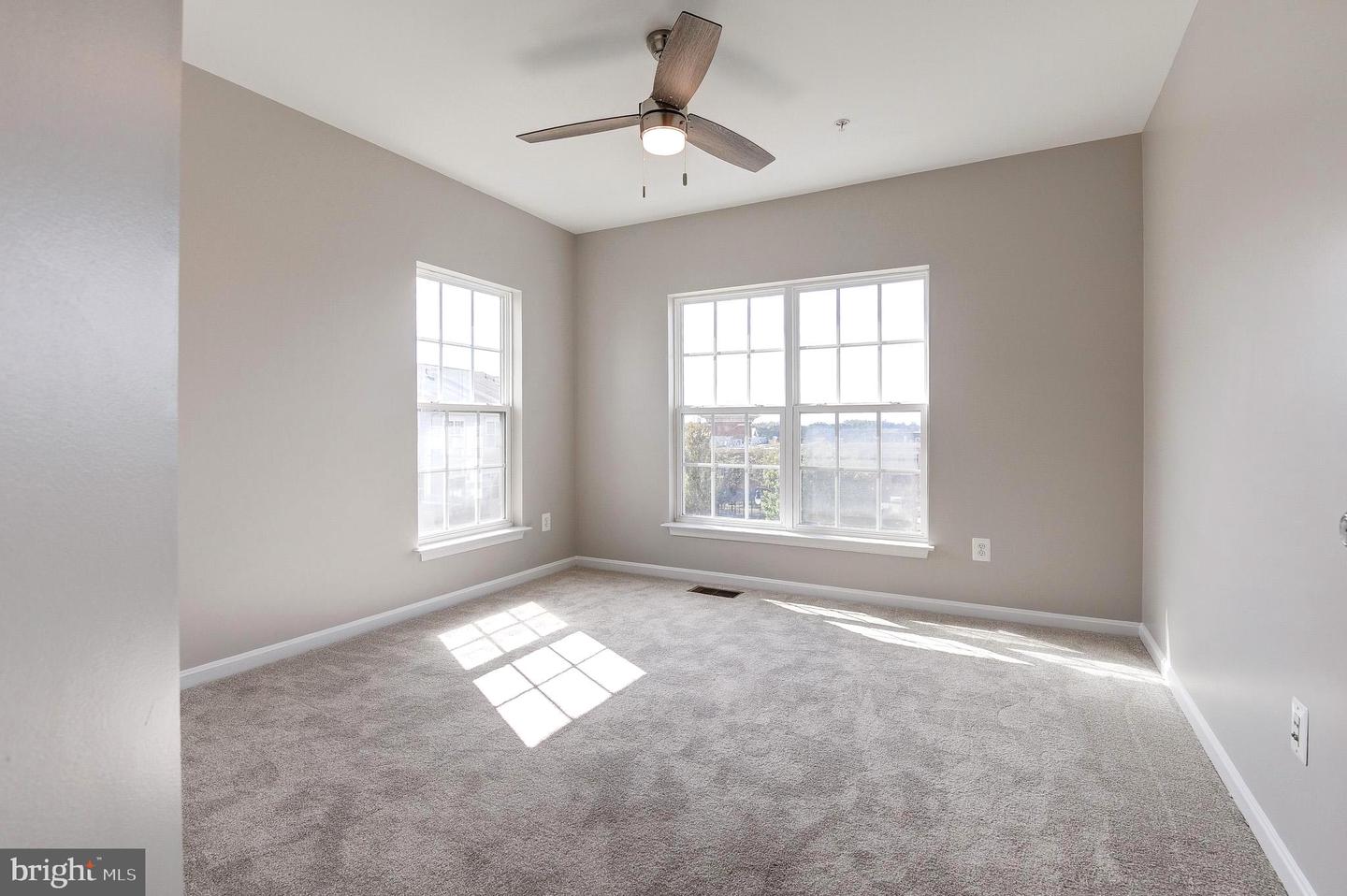 19293 HARLOW SQ, LEESBURG, Virginia 20176, 3 Bedrooms Bedrooms, ,2 BathroomsBathrooms,Residential,For sale,19293 HARLOW SQ,VALO2107988 MLS # VALO2107988