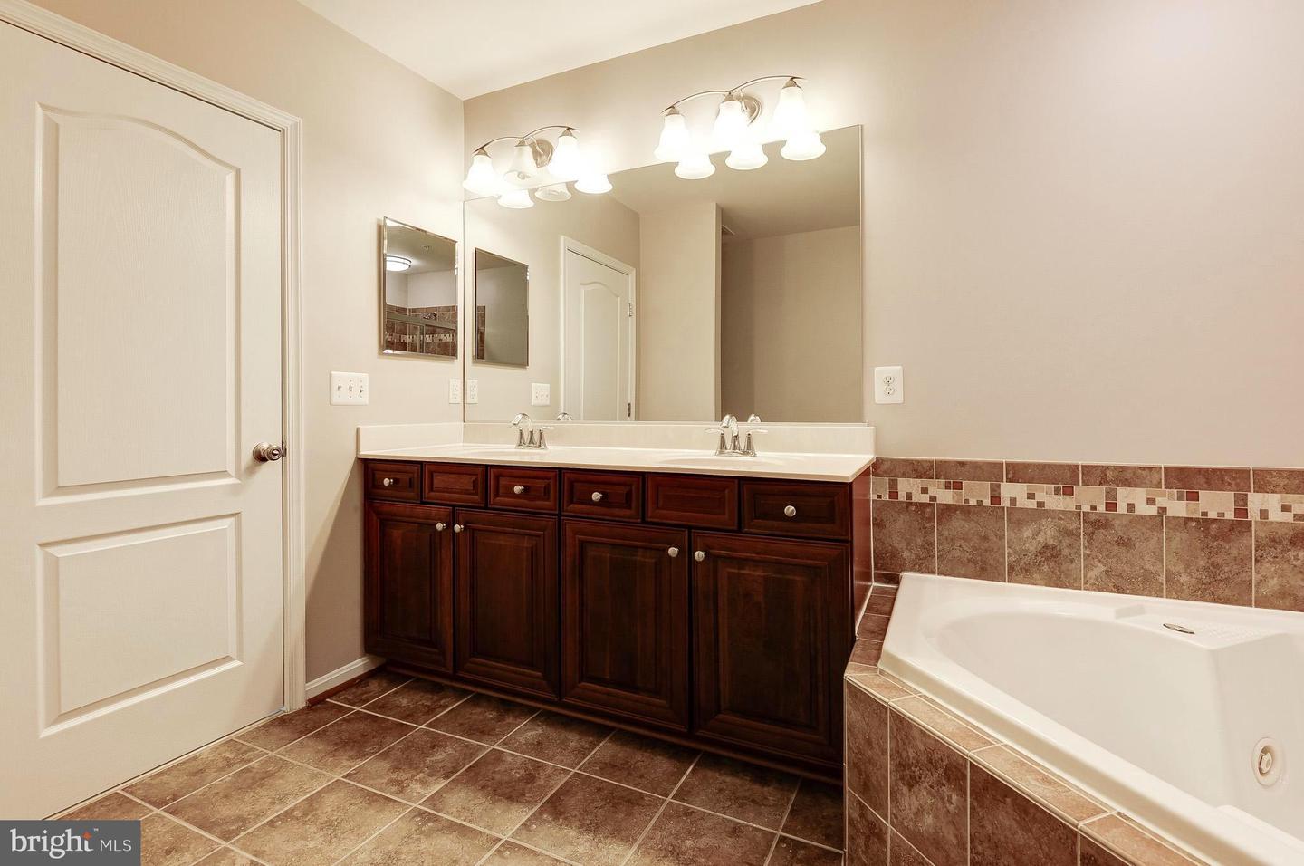 19293 HARLOW SQ, LEESBURG, Virginia 20176, 3 Bedrooms Bedrooms, ,2 BathroomsBathrooms,Residential,For sale,19293 HARLOW SQ,VALO2107988 MLS # VALO2107988