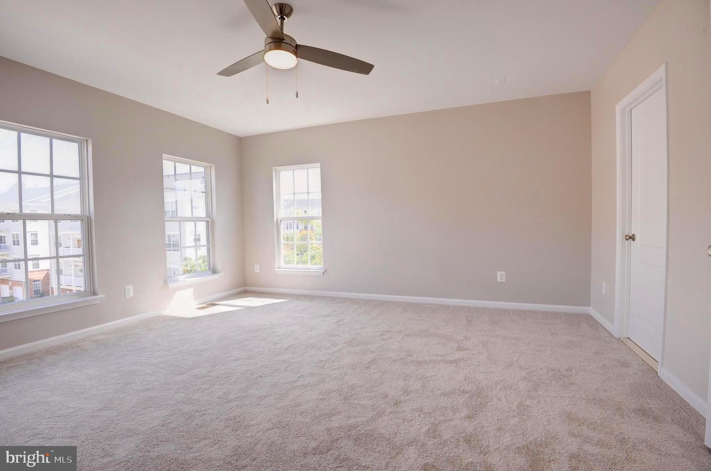 19293 HARLOW SQ, LEESBURG, Virginia 20176, 3 Bedrooms Bedrooms, ,2 BathroomsBathrooms,Residential,For sale,19293 HARLOW SQ,VALO2107988 MLS # VALO2107988