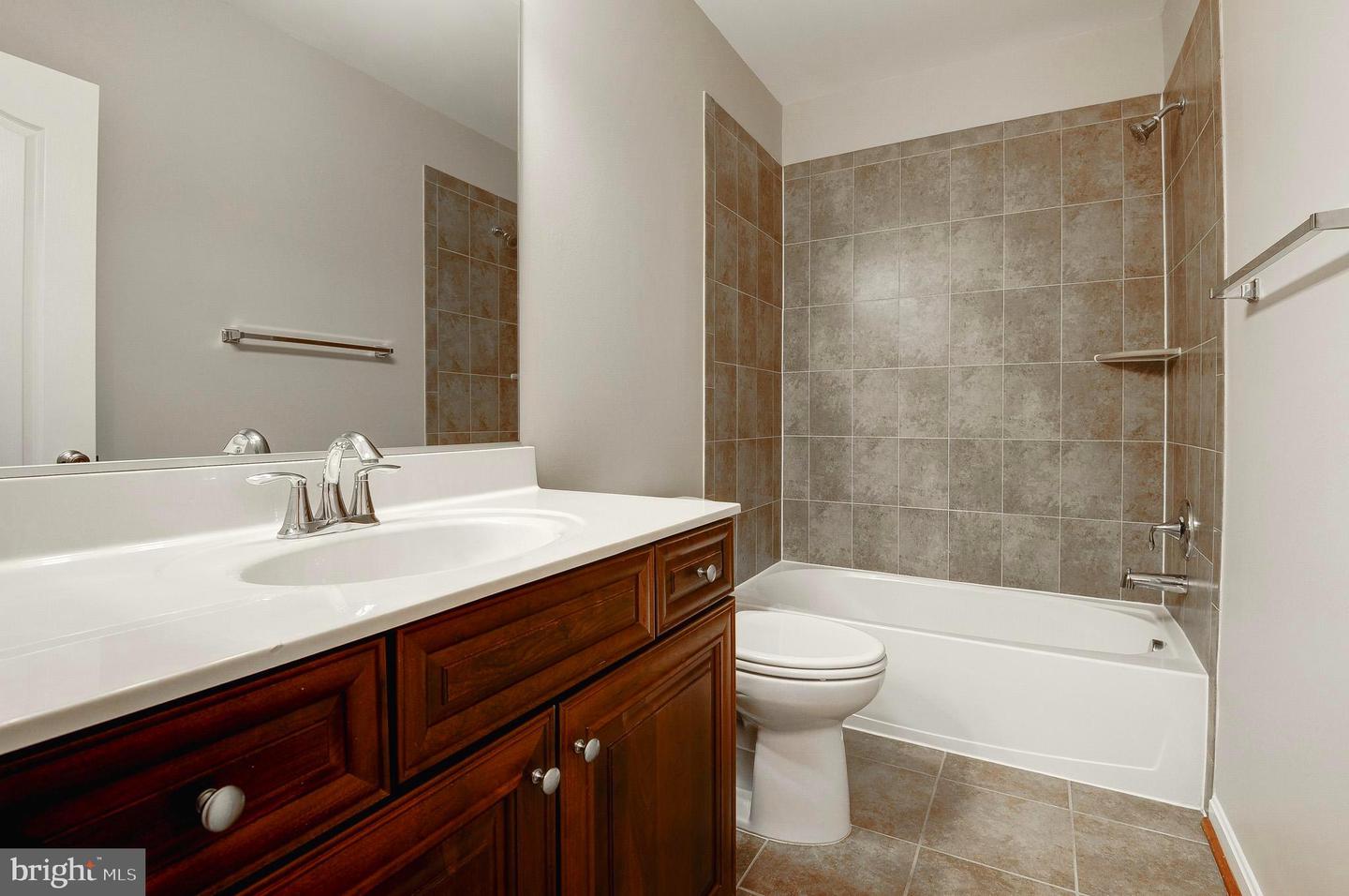 19293 HARLOW SQ, LEESBURG, Virginia 20176, 3 Bedrooms Bedrooms, ,2 BathroomsBathrooms,Residential,For sale,19293 HARLOW SQ,VALO2107988 MLS # VALO2107988