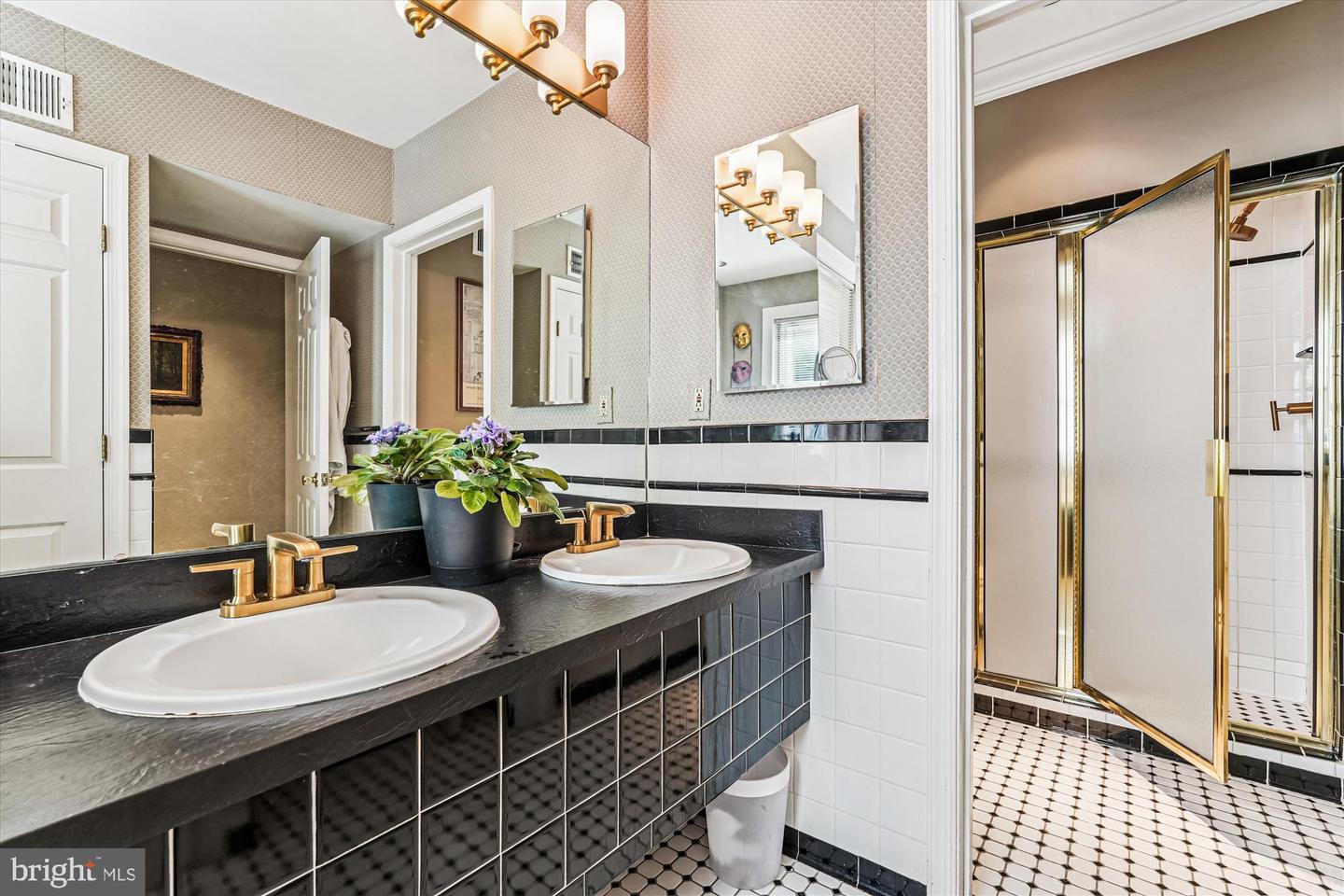 1420 Q ST NW, WASHINGTON, District Of Columbia 20009, 6 Bedrooms Bedrooms, ,3 BathroomsBathrooms,Residential,For sale,1420 Q ST NW,DCDC2225054 MLS # DCDC2225054