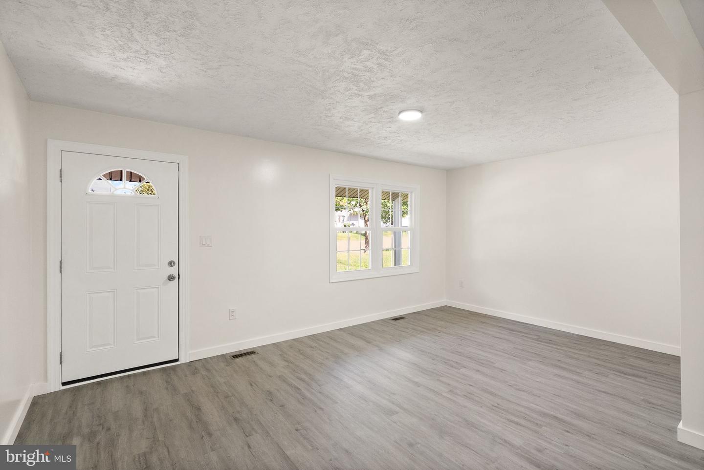 404 NEWELL ST, FREDERICKSBURG, Virginia 22401, 3 Bedrooms Bedrooms, ,2 BathroomsBathrooms,Residential,For sale,404 NEWELL ST,VAFB2009048 MLS # VAFB2009048