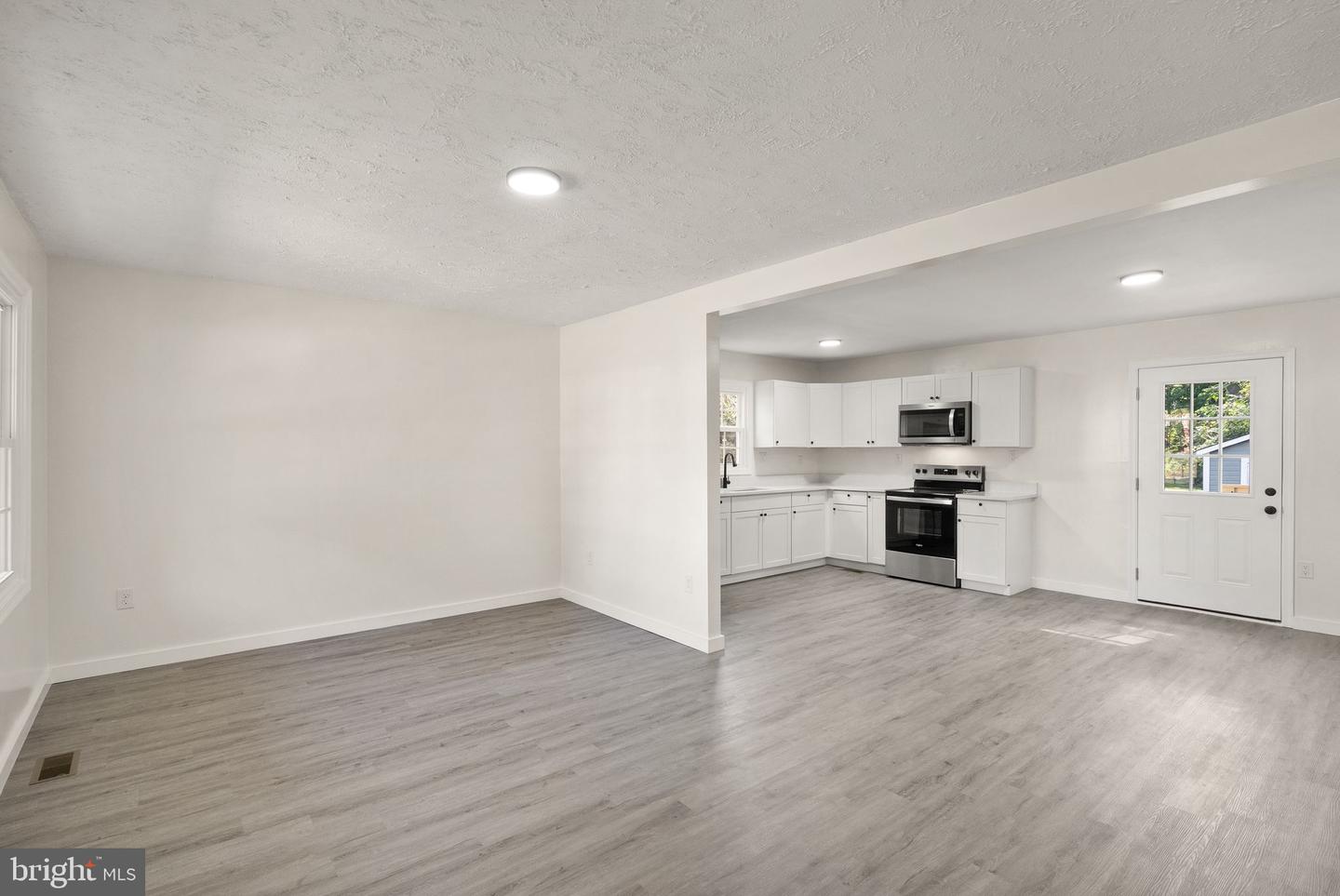 404 NEWELL ST, FREDERICKSBURG, Virginia 22401, 3 Bedrooms Bedrooms, ,2 BathroomsBathrooms,Residential,For sale,404 NEWELL ST,VAFB2009048 MLS # VAFB2009048