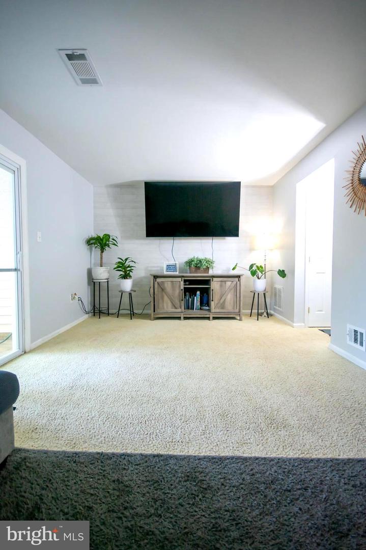8385 IRONGATE WAY, MANASSAS, Virginia 20109, 3 Bedrooms Bedrooms, ,2 BathroomsBathrooms,Residential,For sale,8385 IRONGATE WAY,VAPW2105208 MLS # VAPW2105208