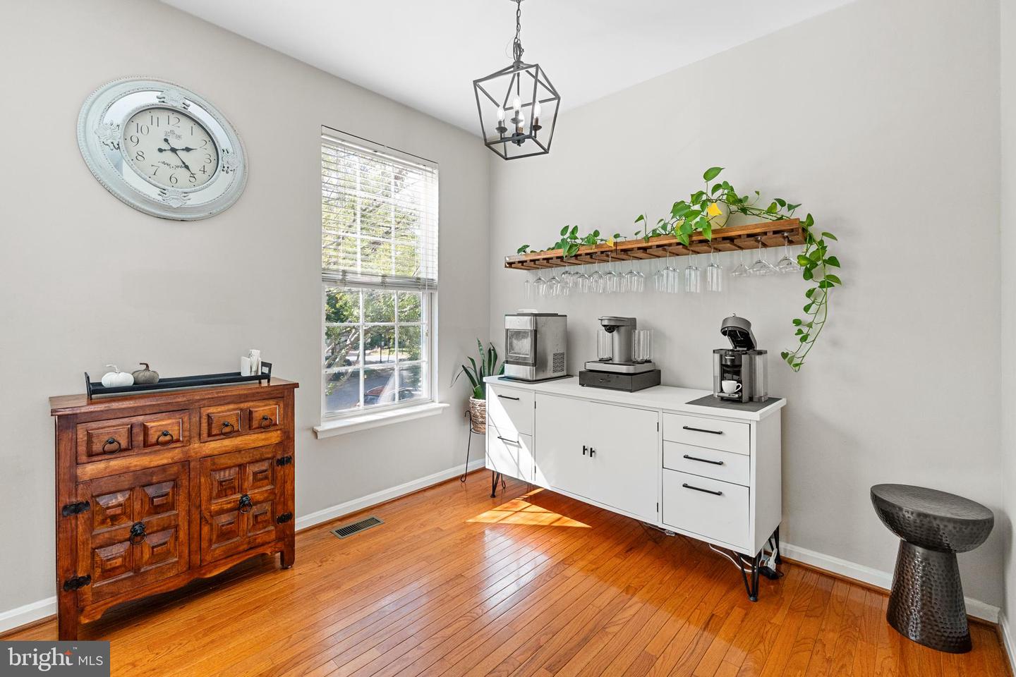 150 MARTIN LN, ALEXANDRIA, Virginia 22304, 2 Bedrooms Bedrooms, ,2 BathroomsBathrooms,Residential,For sale,150 MARTIN LN,VAAX2050414 MLS # VAAX2050414