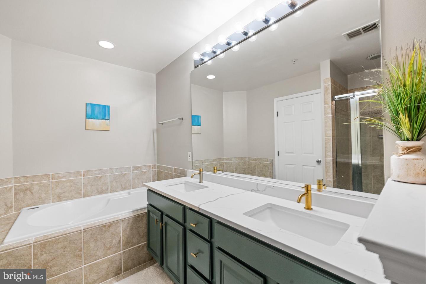 150 MARTIN LN, ALEXANDRIA, Virginia 22304, 2 Bedrooms Bedrooms, ,2 BathroomsBathrooms,Residential,For sale,150 MARTIN LN,VAAX2050414 MLS # VAAX2050414