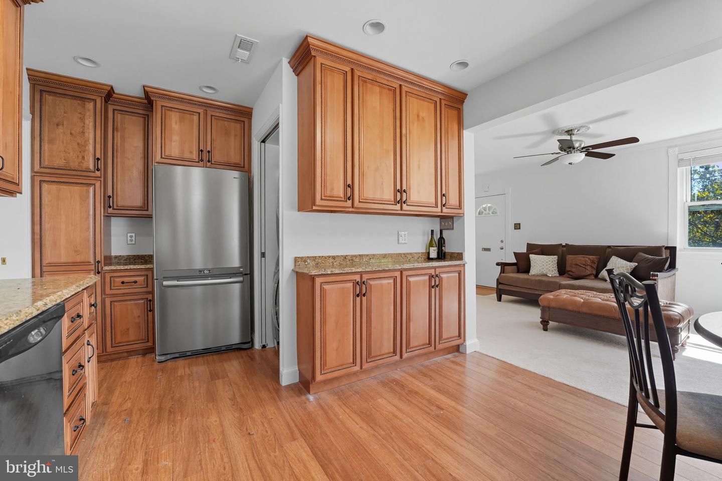 6812 CHESTNUT AVE, FALLS CHURCH, Virginia 22042, 5 Bedrooms Bedrooms, ,3 BathroomsBathrooms,Residential,For sale,6812 CHESTNUT AVE,VAFX2270266 MLS # VAFX2270266