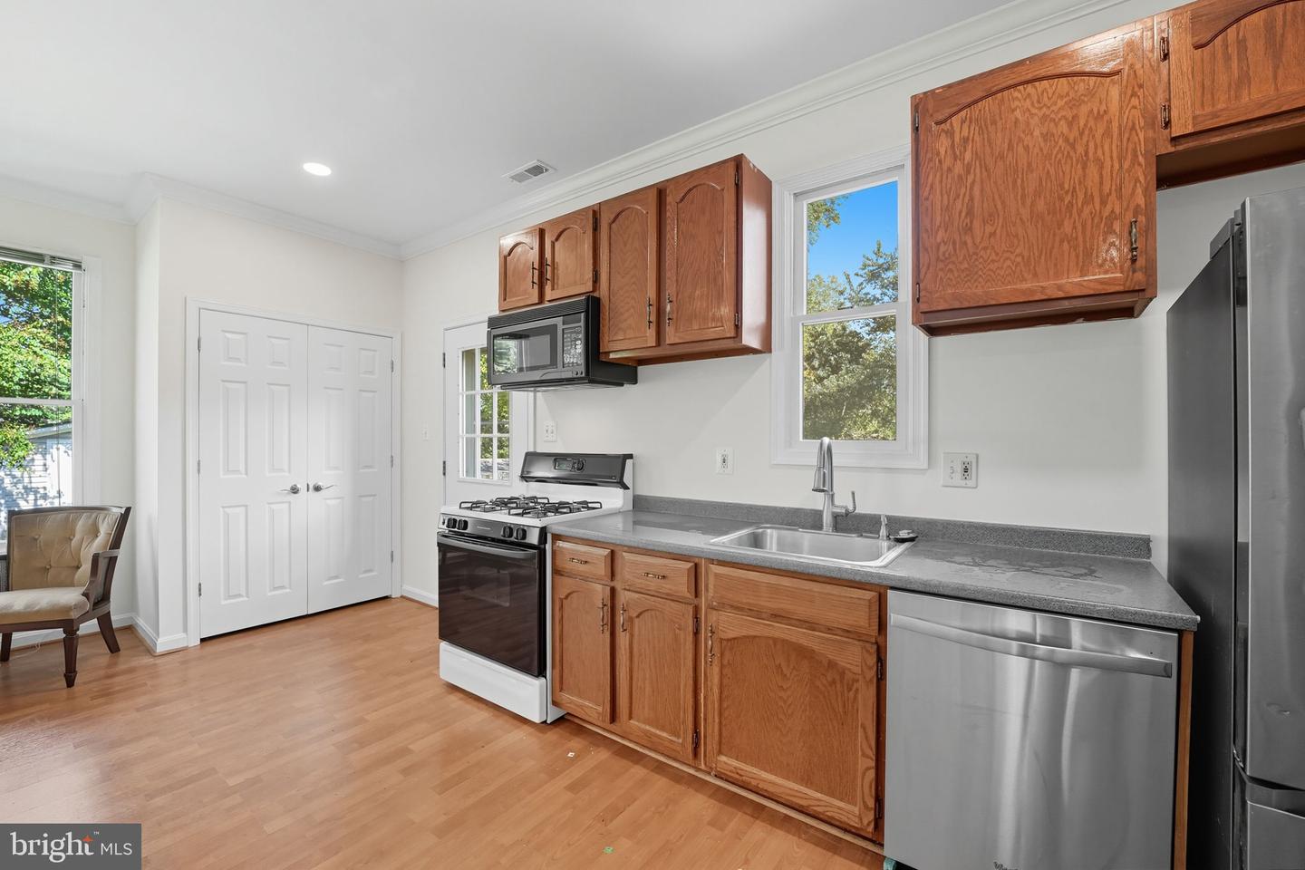 6812 CHESTNUT AVE, FALLS CHURCH, Virginia 22042, 5 Bedrooms Bedrooms, ,3 BathroomsBathrooms,Residential,For sale,6812 CHESTNUT AVE,VAFX2270266 MLS # VAFX2270266