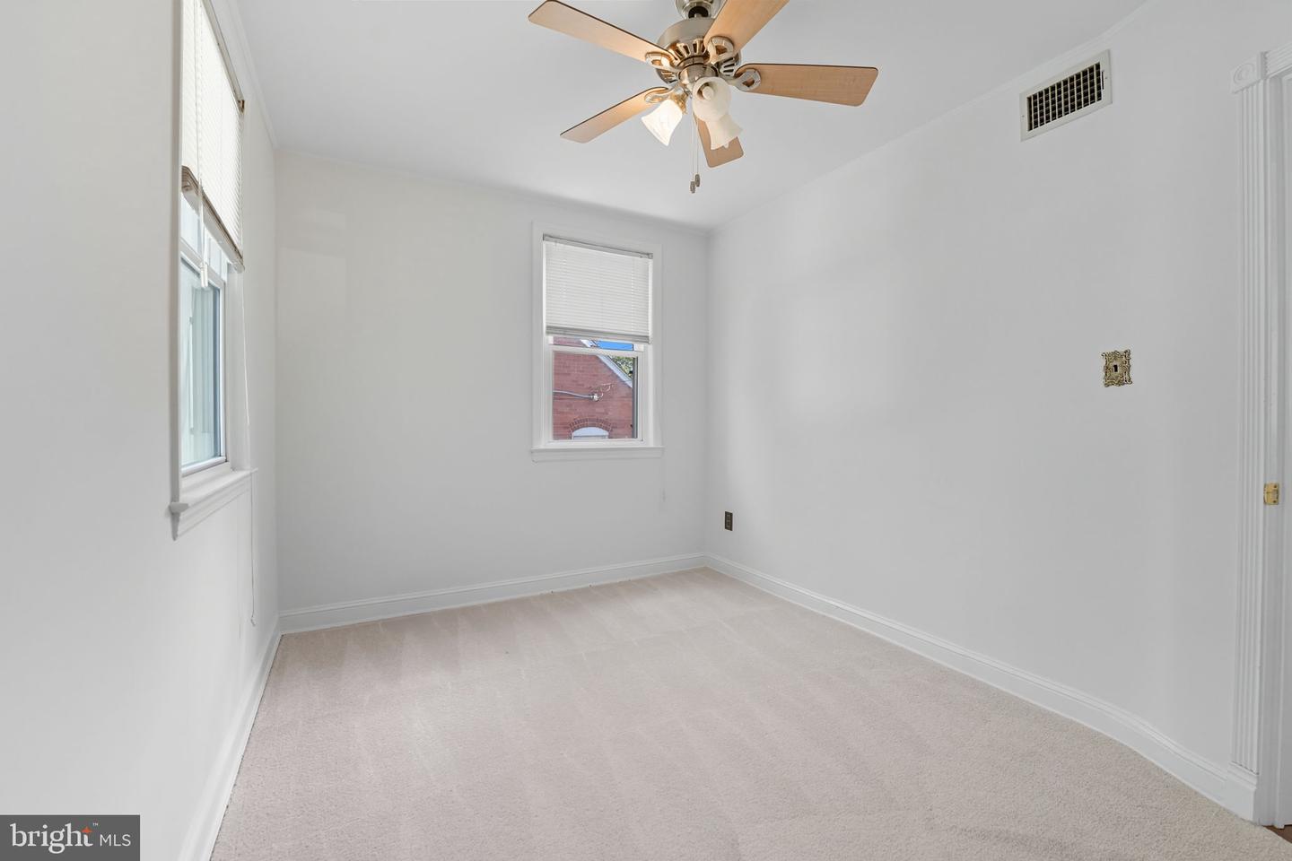 6812 CHESTNUT AVE, FALLS CHURCH, Virginia 22042, 5 Bedrooms Bedrooms, ,3 BathroomsBathrooms,Residential,For sale,6812 CHESTNUT AVE,VAFX2270266 MLS # VAFX2270266