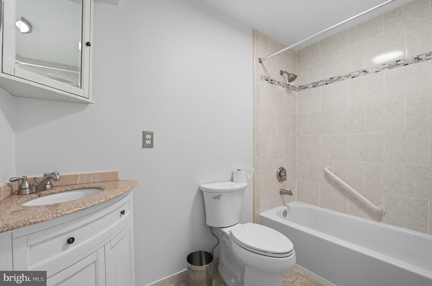 6812 CHESTNUT AVE, FALLS CHURCH, Virginia 22042, 5 Bedrooms Bedrooms, ,3 BathroomsBathrooms,Residential,For sale,6812 CHESTNUT AVE,VAFX2270266 MLS # VAFX2270266