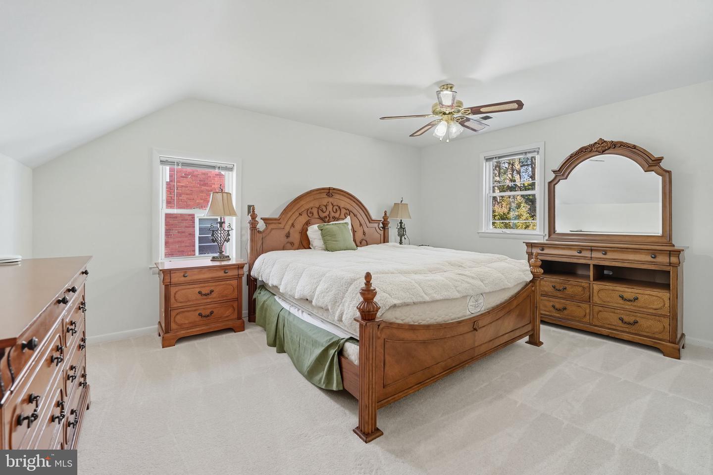 6812 CHESTNUT AVE, FALLS CHURCH, Virginia 22042, 5 Bedrooms Bedrooms, ,3 BathroomsBathrooms,Residential,For sale,6812 CHESTNUT AVE,VAFX2270266 MLS # VAFX2270266