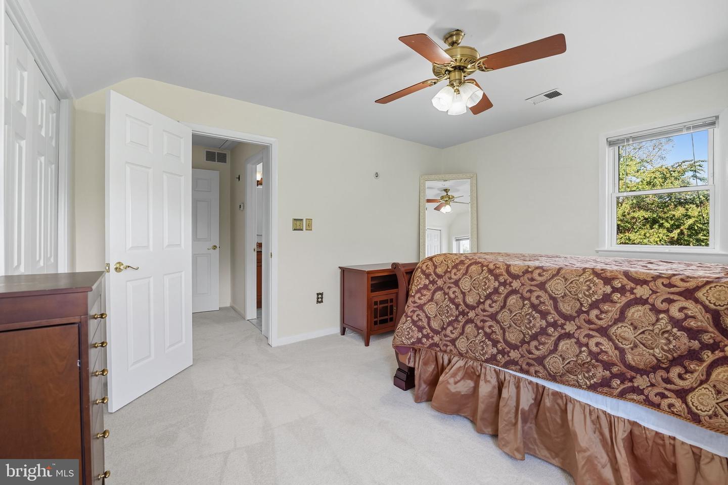 6812 CHESTNUT AVE, FALLS CHURCH, Virginia 22042, 5 Bedrooms Bedrooms, ,3 BathroomsBathrooms,Residential,For sale,6812 CHESTNUT AVE,VAFX2270266 MLS # VAFX2270266