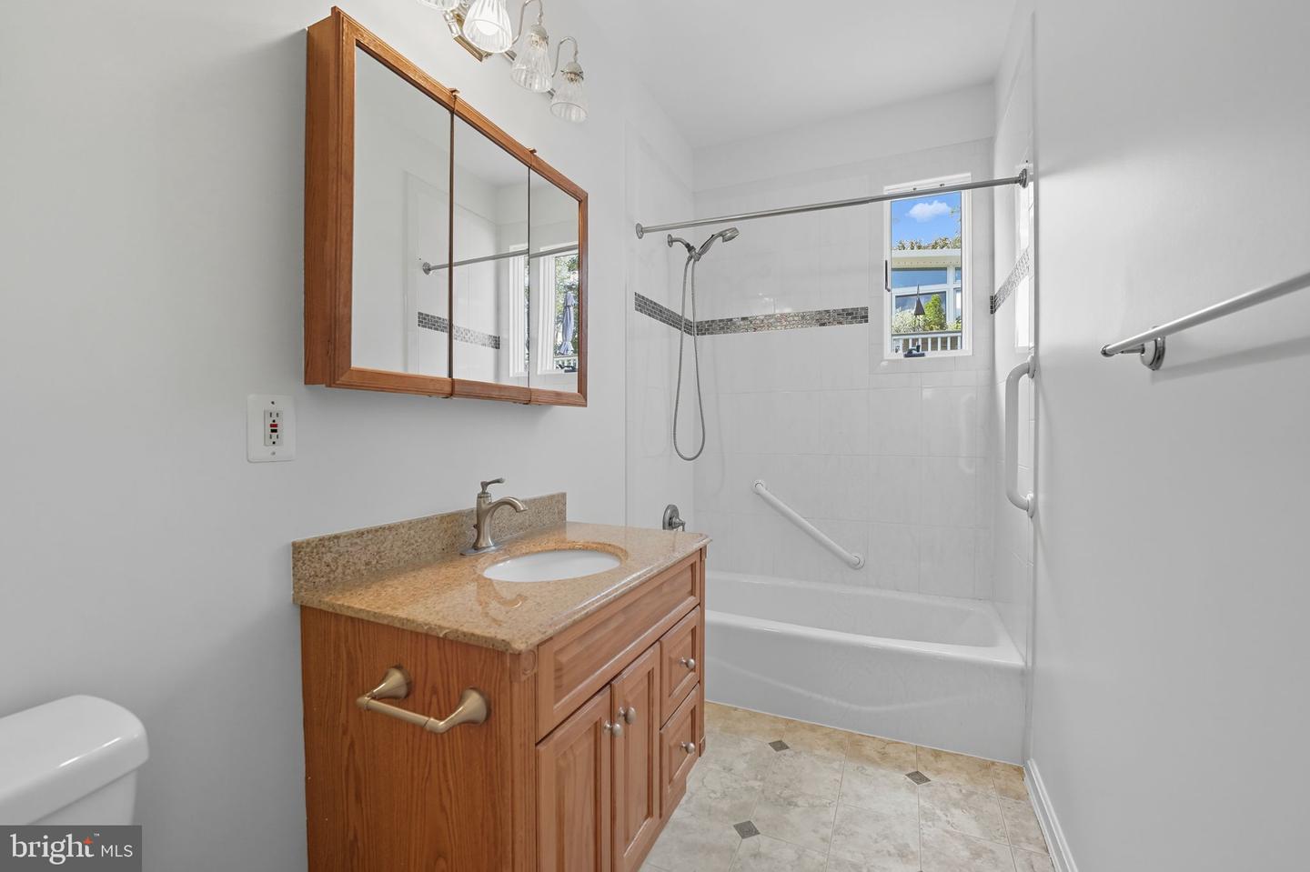 6812 CHESTNUT AVE, FALLS CHURCH, Virginia 22042, 5 Bedrooms Bedrooms, ,3 BathroomsBathrooms,Residential,For sale,6812 CHESTNUT AVE,VAFX2270266 MLS # VAFX2270266