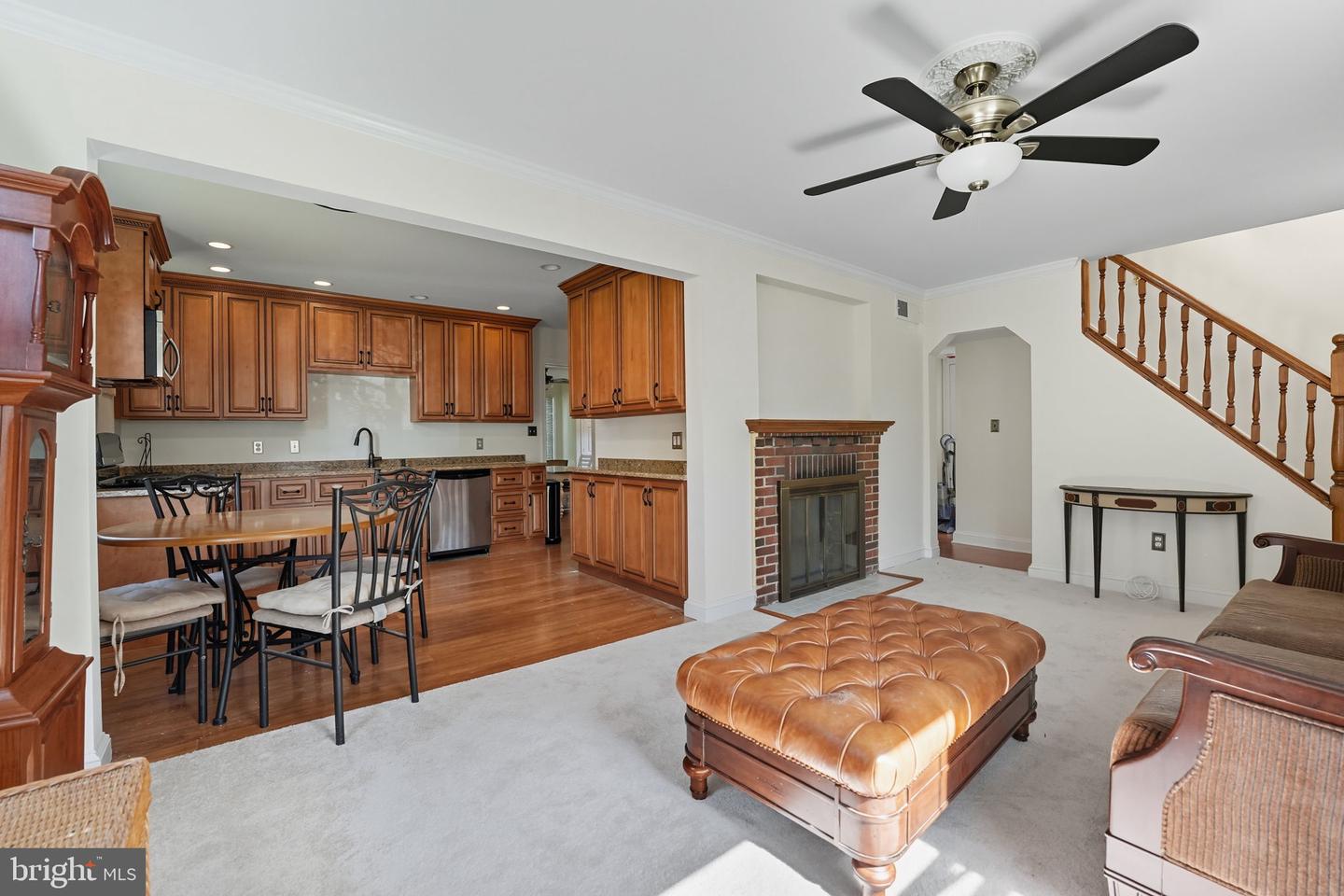 6812 CHESTNUT AVE, FALLS CHURCH, Virginia 22042, 5 Bedrooms Bedrooms, ,3 BathroomsBathrooms,Residential,For sale,6812 CHESTNUT AVE,VAFX2270266 MLS # VAFX2270266