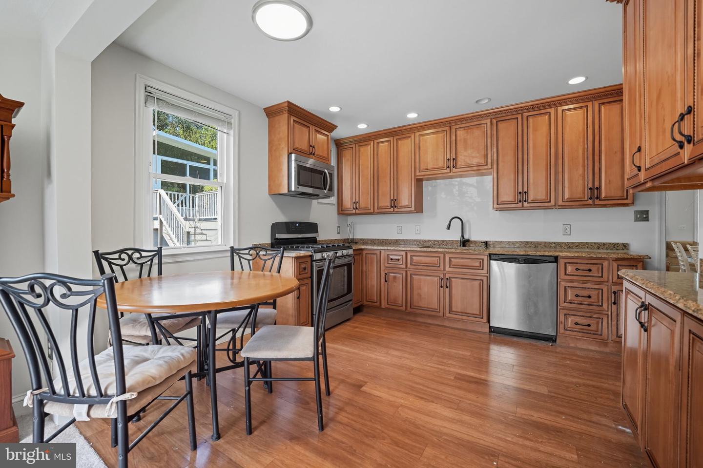6812 CHESTNUT AVE, FALLS CHURCH, Virginia 22042, 5 Bedrooms Bedrooms, ,3 BathroomsBathrooms,Residential,For sale,6812 CHESTNUT AVE,VAFX2270266 MLS # VAFX2270266