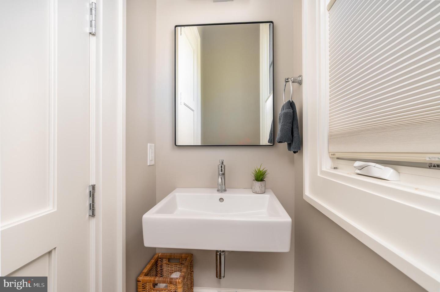 3128 APPLETON ST NW, WASHINGTON, District Of Columbia 20008, 6 Bedrooms Bedrooms, ,6 BathroomsBathrooms,Residential,For sale,3128 APPLETON ST NW,DCDC2225148 MLS # DCDC2225148