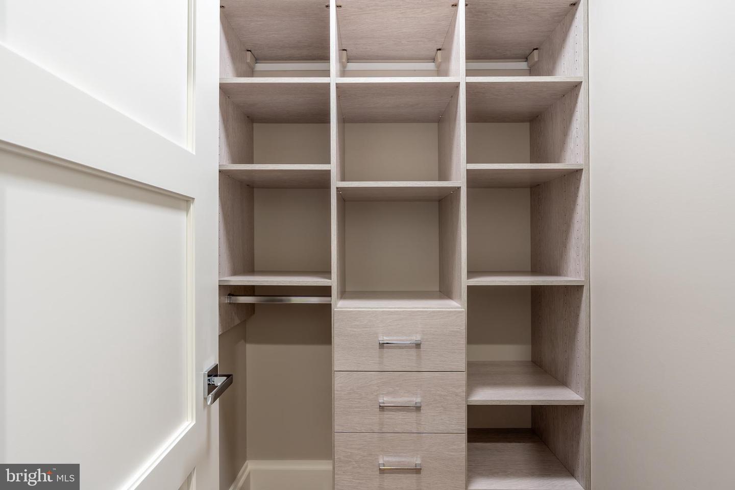3128 APPLETON ST NW, WASHINGTON, District Of Columbia 20008, 6 Bedrooms Bedrooms, ,6 BathroomsBathrooms,Residential,For sale,3128 APPLETON ST NW,DCDC2225148 MLS # DCDC2225148