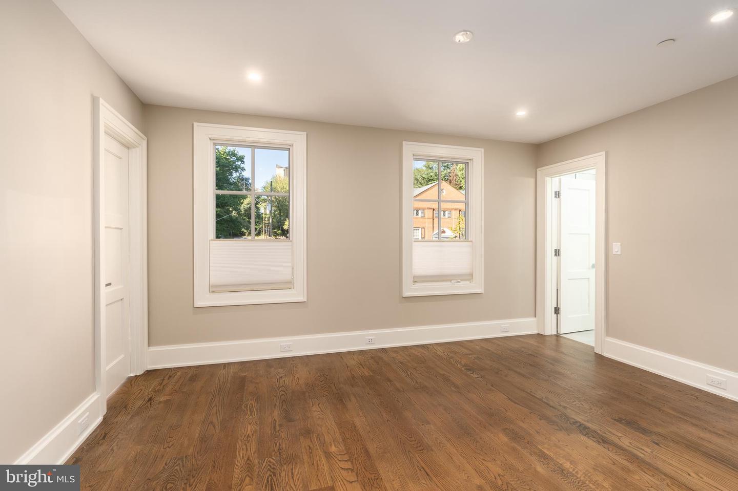 3128 APPLETON ST NW, WASHINGTON, District Of Columbia 20008, 6 Bedrooms Bedrooms, ,6 BathroomsBathrooms,Residential,For sale,3128 APPLETON ST NW,DCDC2225148 MLS # DCDC2225148