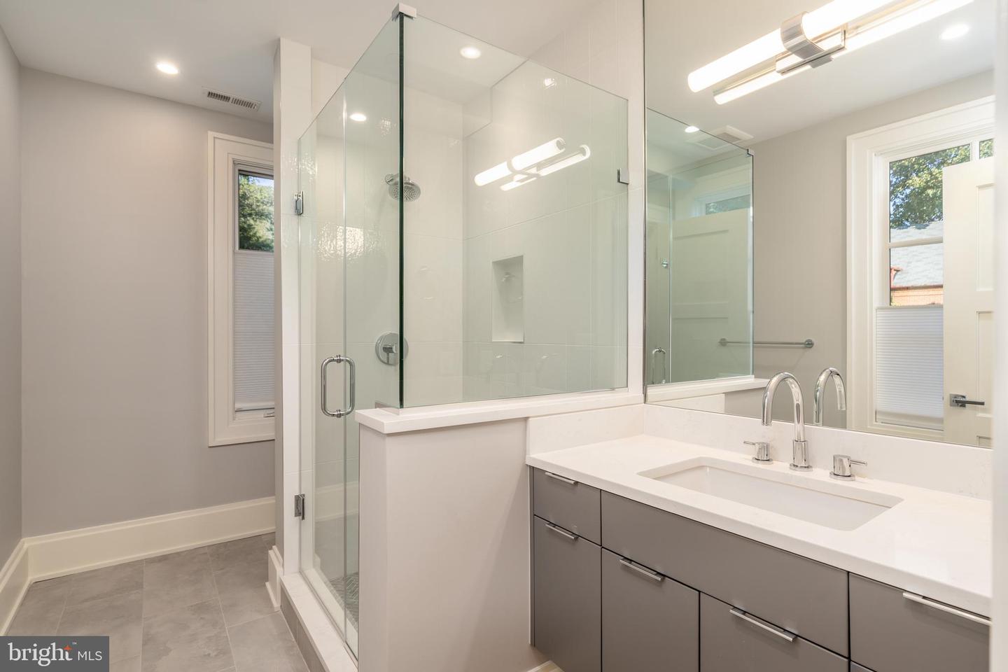 3128 APPLETON ST NW, WASHINGTON, District Of Columbia 20008, 6 Bedrooms Bedrooms, ,6 BathroomsBathrooms,Residential,For sale,3128 APPLETON ST NW,DCDC2225148 MLS # DCDC2225148