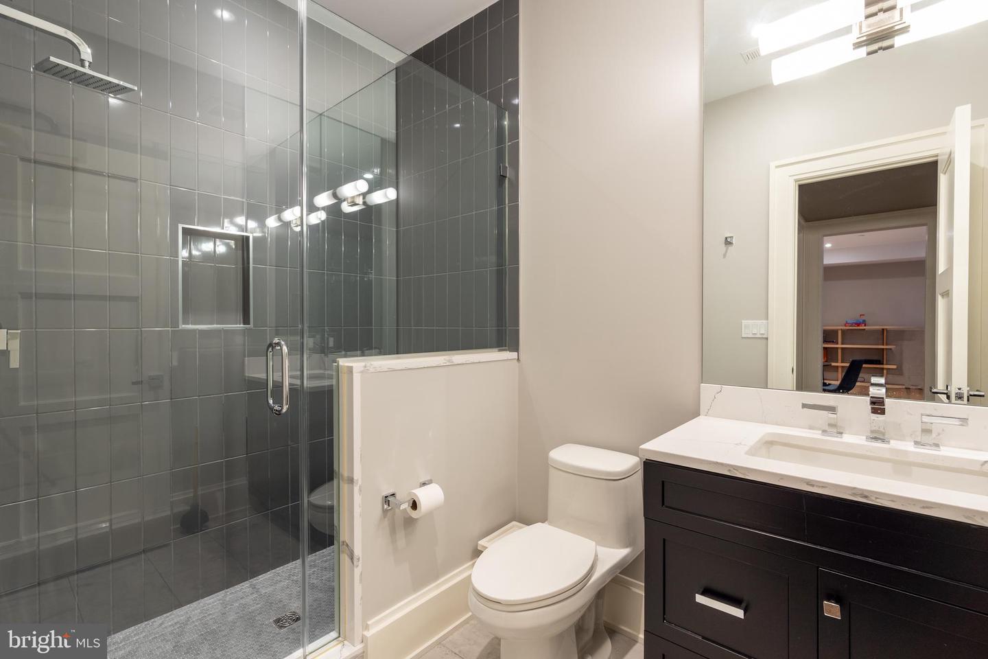 3128 APPLETON ST NW, WASHINGTON, District Of Columbia 20008, 6 Bedrooms Bedrooms, ,6 BathroomsBathrooms,Residential,For sale,3128 APPLETON ST NW,DCDC2225148 MLS # DCDC2225148