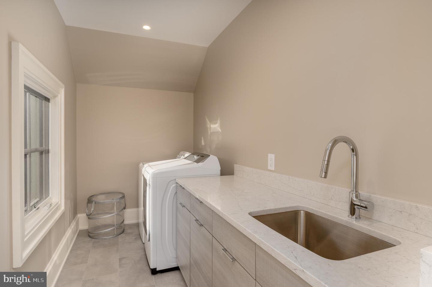 3128 APPLETON ST NW, WASHINGTON, District Of Columbia 20008, 6 Bedrooms Bedrooms, ,6 BathroomsBathrooms,Residential,For sale,3128 APPLETON ST NW,DCDC2225148 MLS # DCDC2225148
