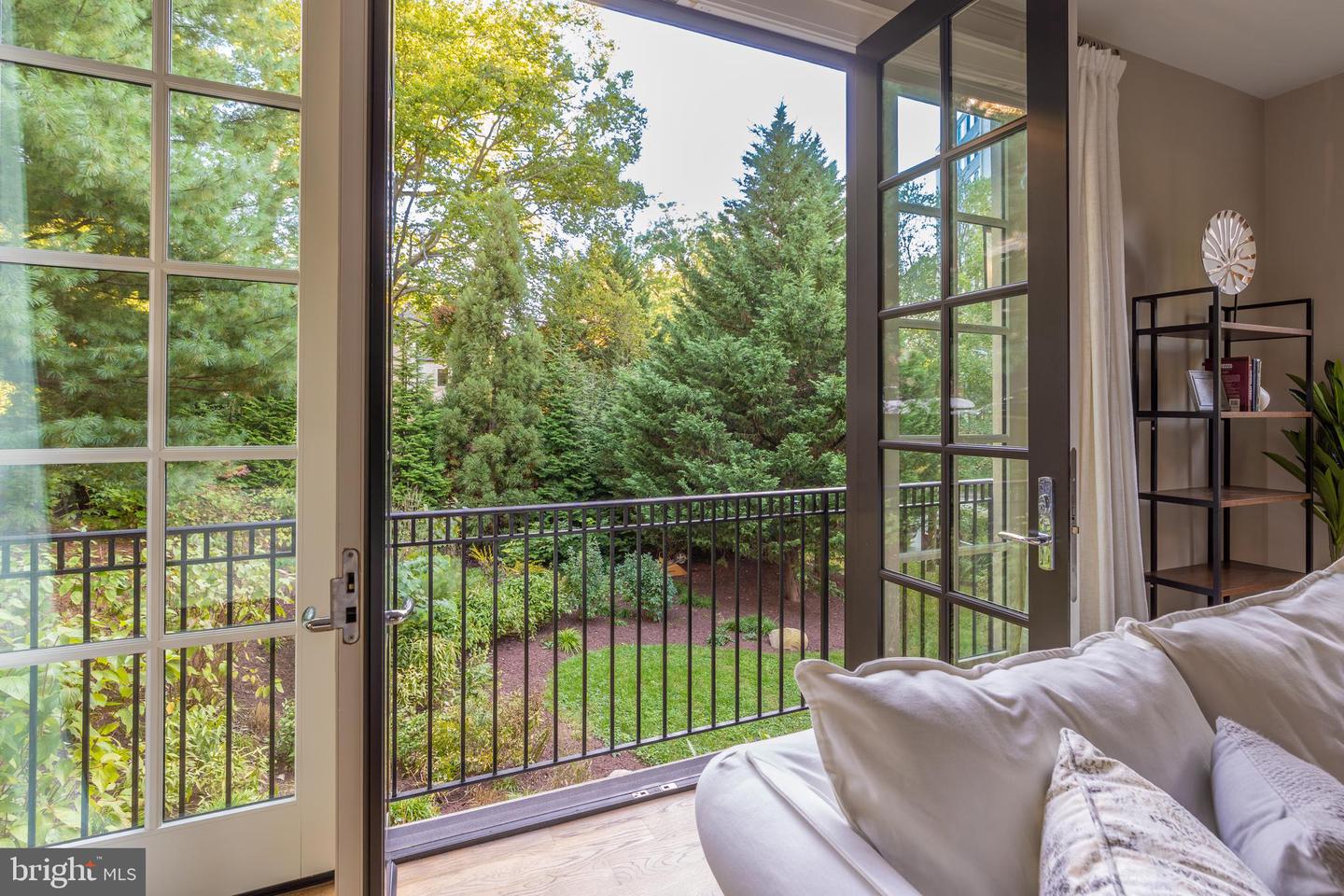 3128 APPLETON ST NW, WASHINGTON, District Of Columbia 20008, 6 Bedrooms Bedrooms, ,6 BathroomsBathrooms,Residential,For sale,3128 APPLETON ST NW,DCDC2225148 MLS # DCDC2225148