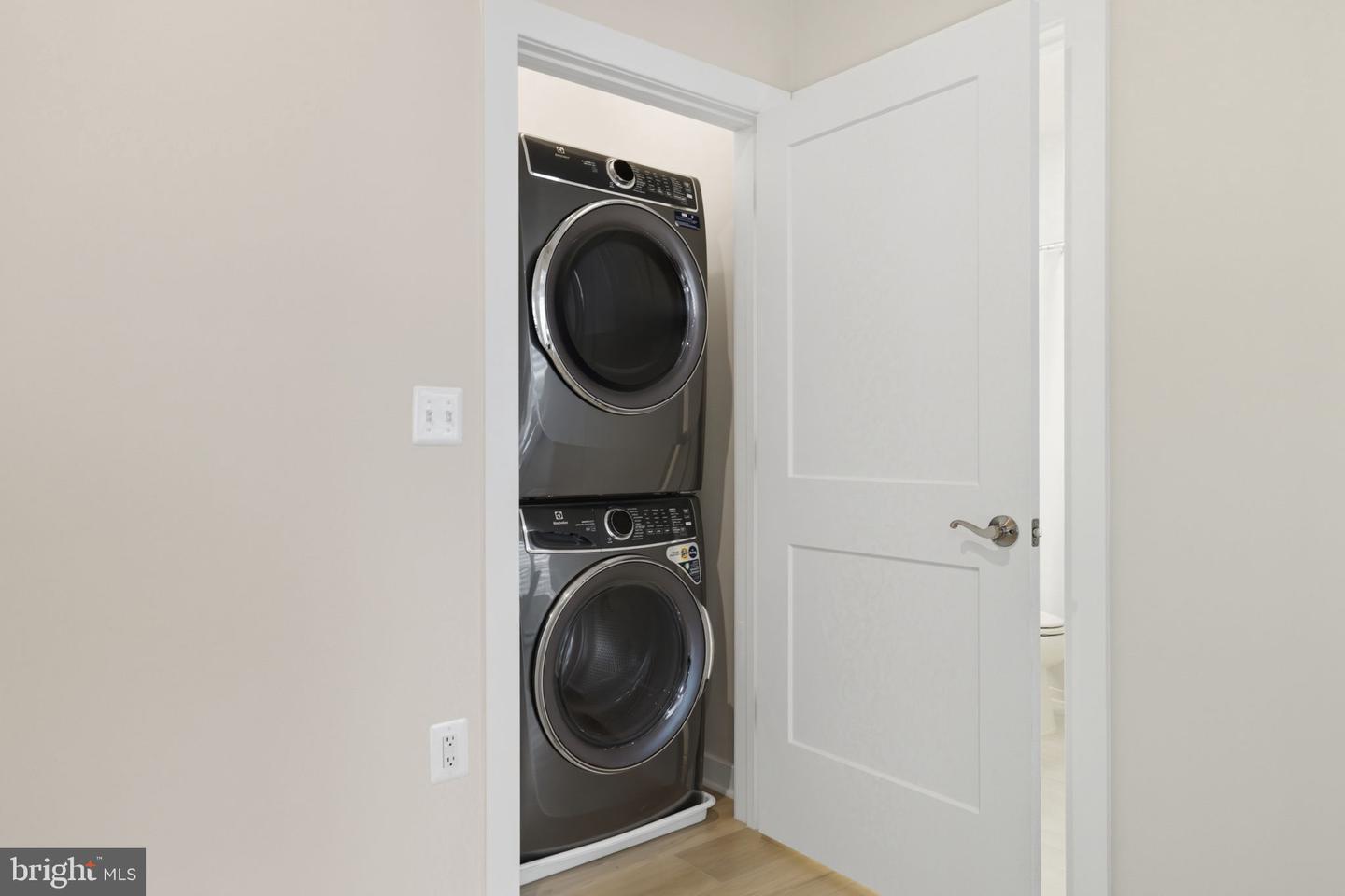44531 WOLFHOUND SQ, ASHBURN, Virginia 20147, 2 Bedrooms Bedrooms, ,2 BathroomsBathrooms,Residential,For sale,44531 WOLFHOUND SQ,VALO2108078 MLS # VALO2108078