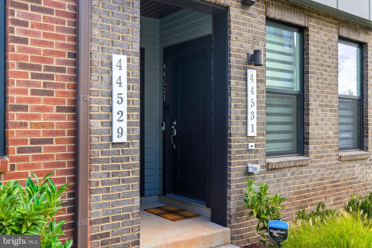 44531 WOLFHOUND SQ, ASHBURN, Virginia 20147, 2 Bedrooms Bedrooms, ,2 BathroomsBathrooms,Residential,For sale,44531 WOLFHOUND SQ,VALO2108078 MLS # VALO2108078
