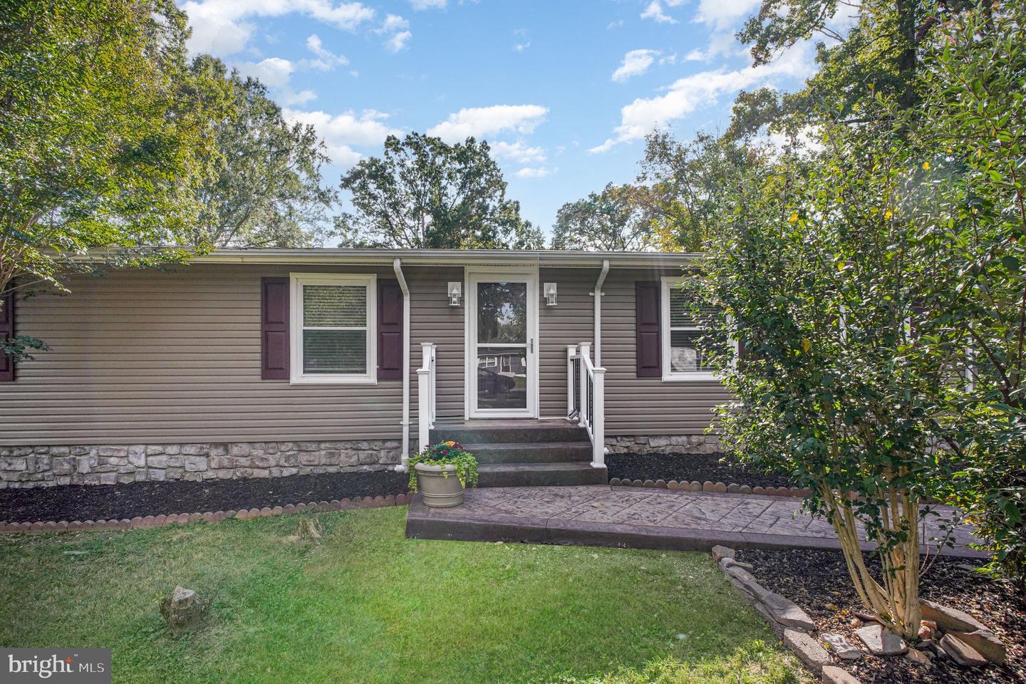 2 DAVID CT, STAFFORD, Virginia 22554, 3 Bedrooms Bedrooms, ,2 BathroomsBathrooms,Residential,For sale,2 DAVID CT,VAST2043216 MLS # VAST2043216