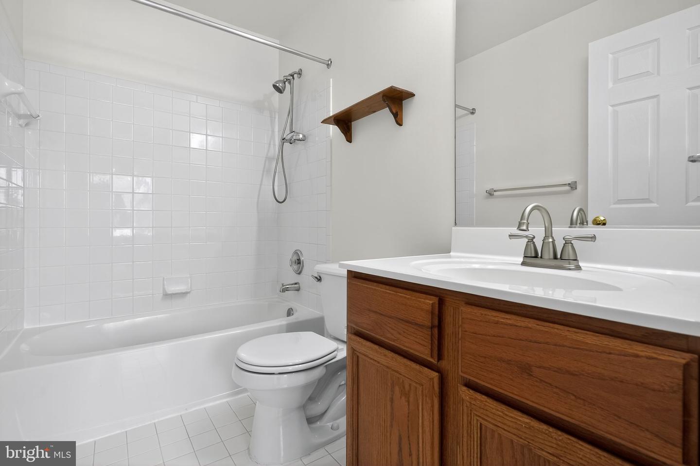 14151 CUDDY LOOP #301, WOODBRIDGE, Virginia 22193, 2 Bedrooms Bedrooms, ,2 BathroomsBathrooms,Residential,For sale,14151 CUDDY LOOP #301,VAPW2105292 MLS # VAPW2105292