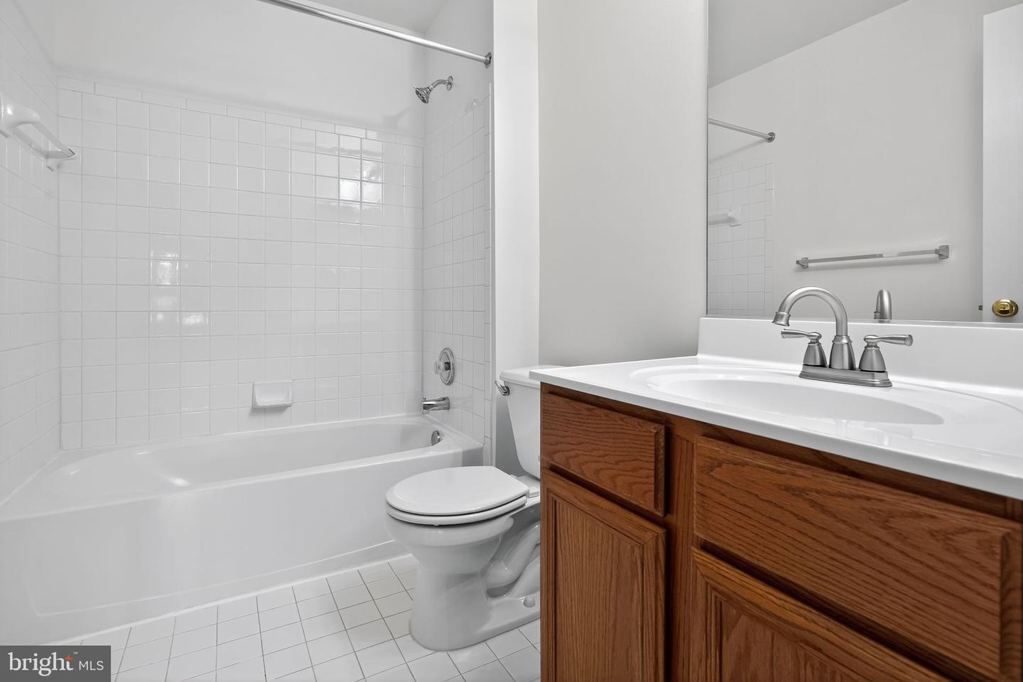14151 CUDDY LOOP #301, WOODBRIDGE, Virginia 22193, 2 Bedrooms Bedrooms, ,2 BathroomsBathrooms,Residential,For sale,14151 CUDDY LOOP #301,VAPW2105292 MLS # VAPW2105292