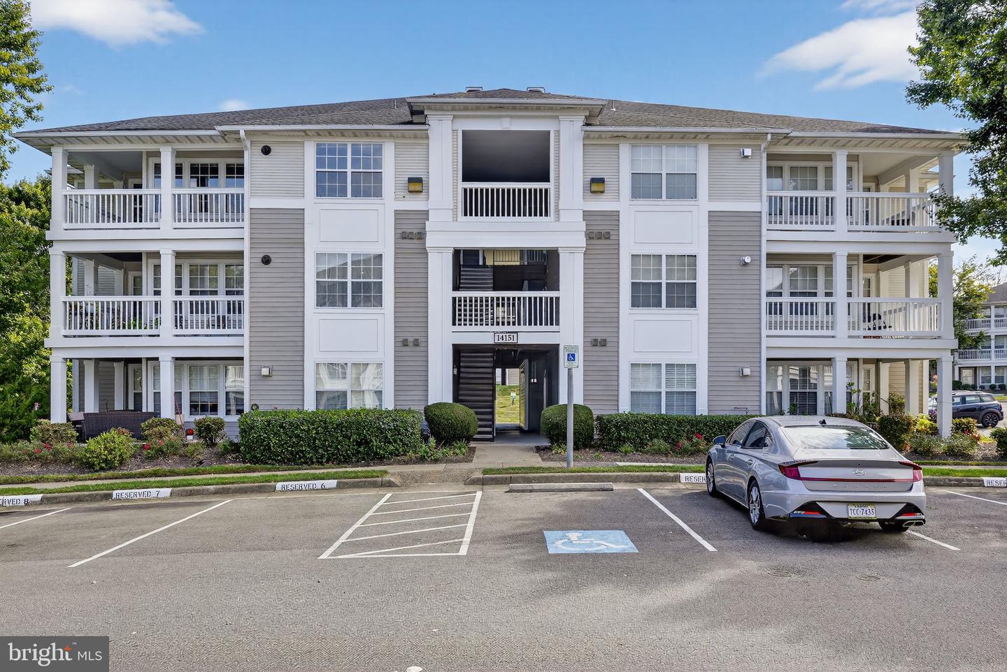 14151 CUDDY LOOP #301, WOODBRIDGE, Virginia 22193, 2 Bedrooms Bedrooms, ,2 BathroomsBathrooms,Residential,For sale,14151 CUDDY LOOP #301,VAPW2105292 MLS # VAPW2105292