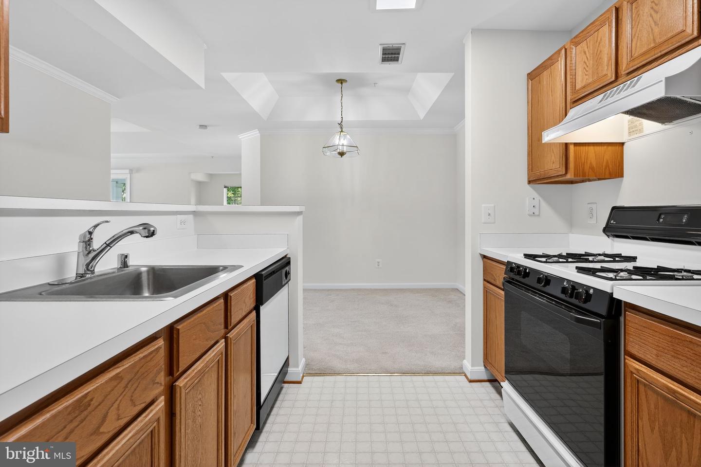 14151 CUDDY LOOP #301, WOODBRIDGE, Virginia 22193, 2 Bedrooms Bedrooms, ,2 BathroomsBathrooms,Residential,For sale,14151 CUDDY LOOP #301,VAPW2105292 MLS # VAPW2105292