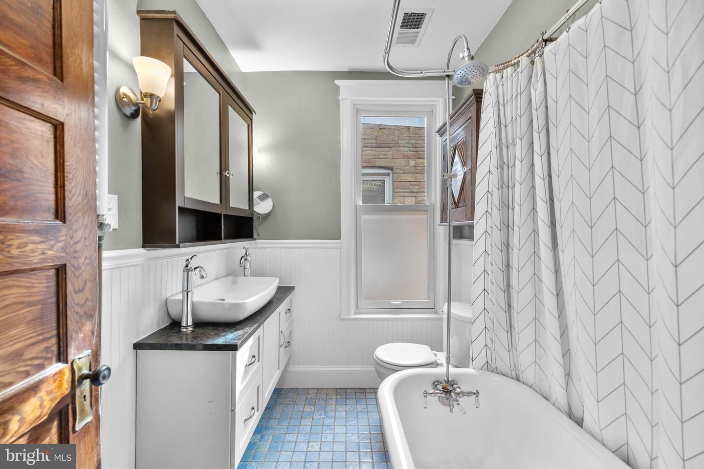 1004 MONROE ST NW, WASHINGTON, District Of Columbia 20010, 3 Bedrooms Bedrooms, ,2 BathroomsBathrooms,Residential,For sale,1004 MONROE ST NW,DCDC2225218 MLS # DCDC2225218