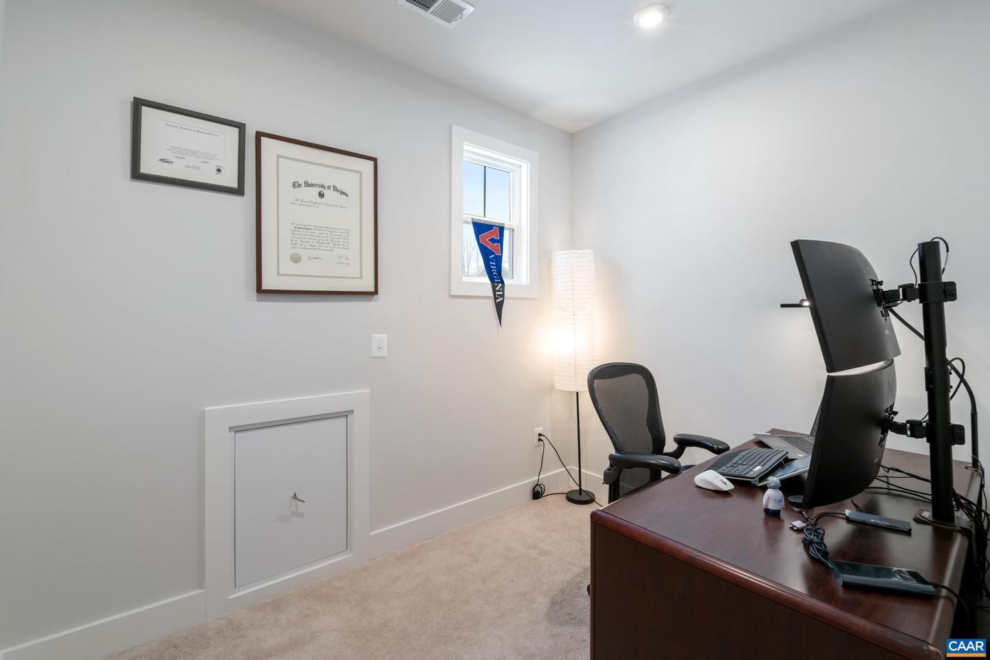 1906 FLORA CT, CHARLOTTESVILLE, Virginia 22911, 3 Bedrooms Bedrooms, ,2 BathroomsBathrooms,Residential,For sale,1906 FLORA CT,669601 MLS # 669601 1906 FLORA CT, CHARLOTTESVILLE, Virginia 22911, 3 Bedrooms Bedrooms, ,2 BathroomsBathrooms,Residential,For sale,1906 FLORA CT,669601 MLS # 669601