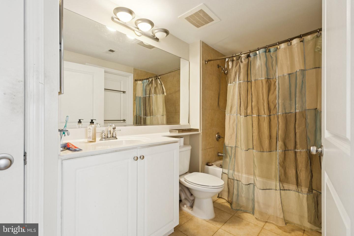 851 N GLEBE RD N #904, ARLINGTON, Virginia 22203, 2 Bedrooms Bedrooms, ,2 BathroomsBathrooms,Residential,For sale,851 N GLEBE RD N #904,VAAR2064502 MLS # VAAR2064502