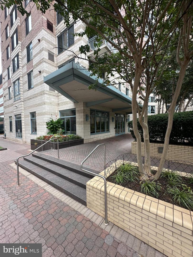 851 N GLEBE RD N #904, ARLINGTON, Virginia 22203, 2 Bedrooms Bedrooms, ,2 BathroomsBathrooms,Residential,For sale,851 N GLEBE RD N #904,VAAR2064502 MLS # VAAR2064502