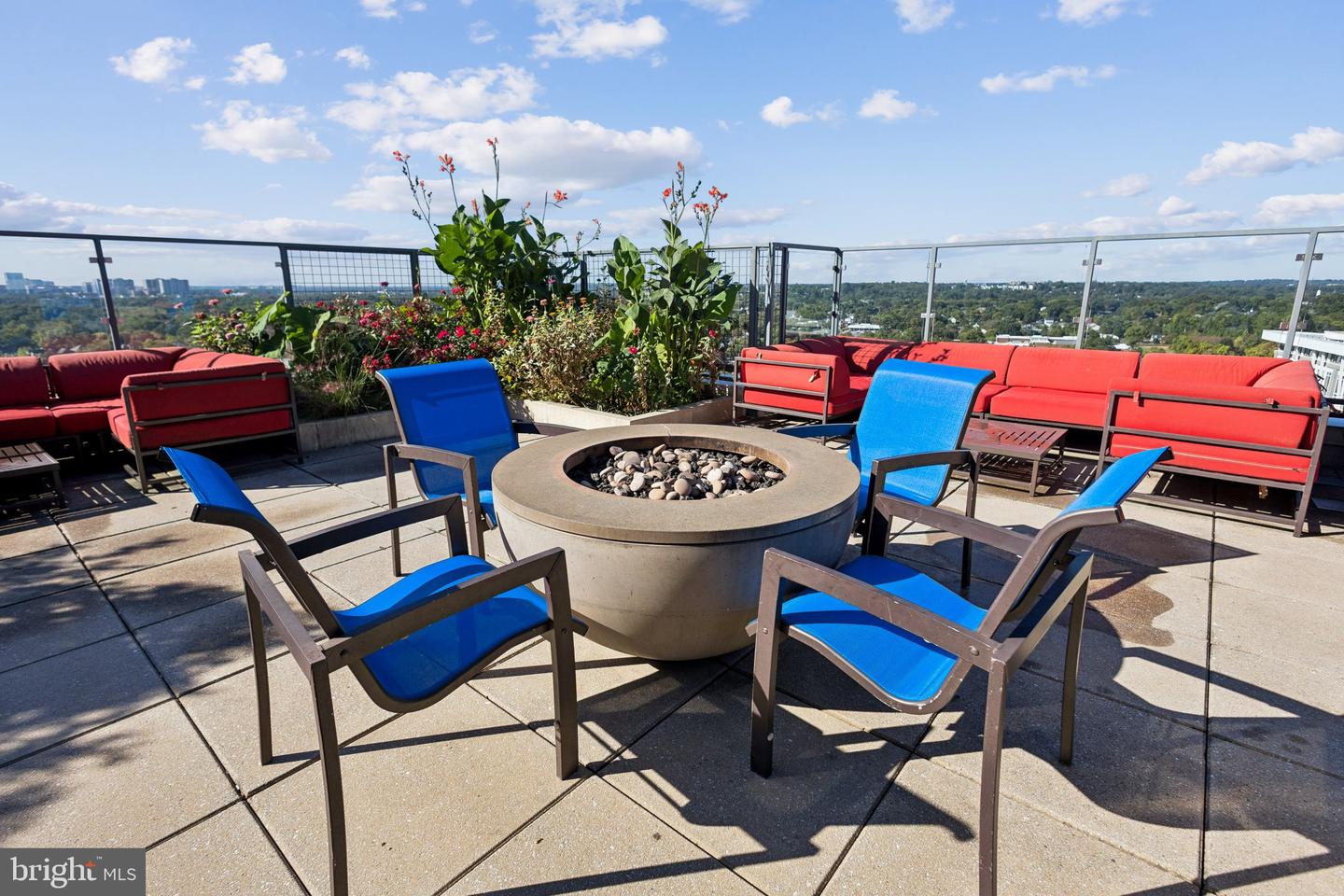 851 N GLEBE RD N #904, ARLINGTON, Virginia 22203, 2 Bedrooms Bedrooms, ,2 BathroomsBathrooms,Residential,For sale,851 N GLEBE RD N #904,VAAR2064502 MLS # VAAR2064502