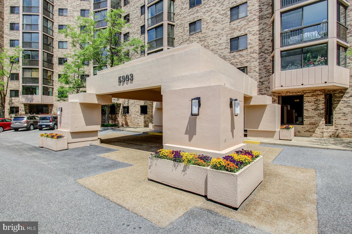 5903 MOUNT EAGLE DR #1612, ALEXANDRIA, Virginia 22303, 2 Bedrooms Bedrooms, 6 Rooms Rooms,1 BathroomBathrooms,Residential,For sale,5903 MOUNT EAGLE DR #1612,VAFX2272742 MLS # VAFX2272742