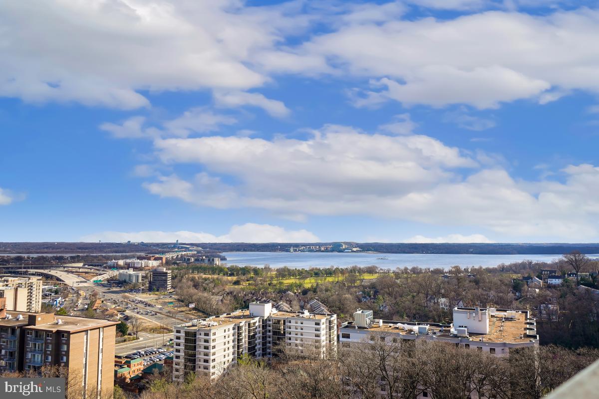 5903 MOUNT EAGLE DR #1612, ALEXANDRIA, Virginia 22303, 2 Bedrooms Bedrooms, 6 Rooms Rooms,1 BathroomBathrooms,Residential,For sale,5903 MOUNT EAGLE DR #1612,VAFX2272742 MLS # VAFX2272742