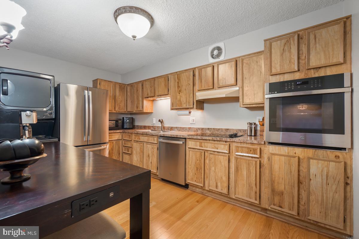 5903 MOUNT EAGLE DR #1612, ALEXANDRIA, Virginia 22303, 2 Bedrooms Bedrooms, 6 Rooms Rooms,1 BathroomBathrooms,Residential,For sale,5903 MOUNT EAGLE DR #1612,VAFX2272742 MLS # VAFX2272742