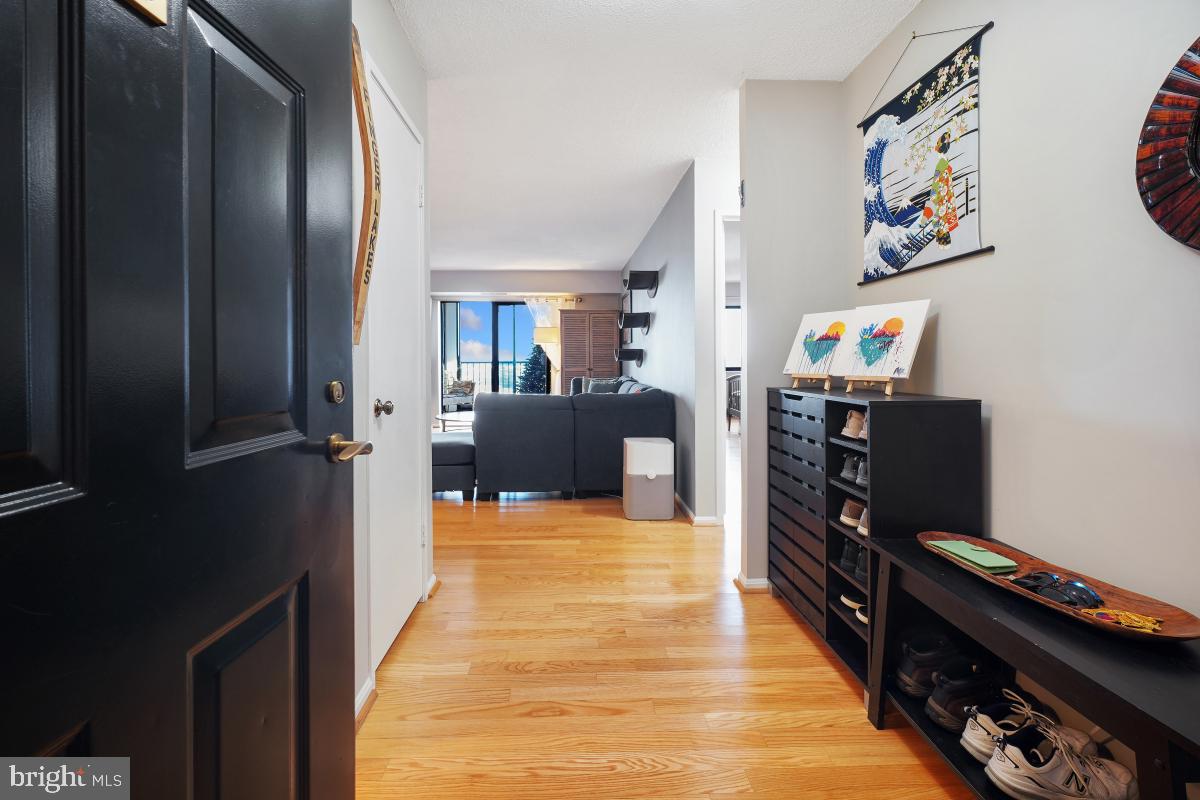5903 MOUNT EAGLE DR #1612, ALEXANDRIA, Virginia 22303, 2 Bedrooms Bedrooms, 6 Rooms Rooms,1 BathroomBathrooms,Residential,For sale,5903 MOUNT EAGLE DR #1612,VAFX2272742 MLS # VAFX2272742