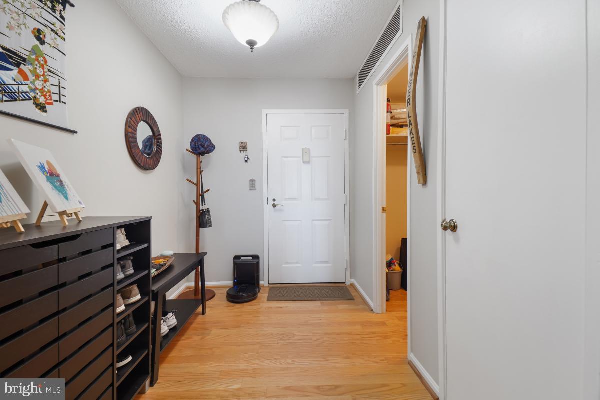5903 MOUNT EAGLE DR #1612, ALEXANDRIA, Virginia 22303, 2 Bedrooms Bedrooms, 6 Rooms Rooms,1 BathroomBathrooms,Residential,For sale,5903 MOUNT EAGLE DR #1612,VAFX2272742 MLS # VAFX2272742