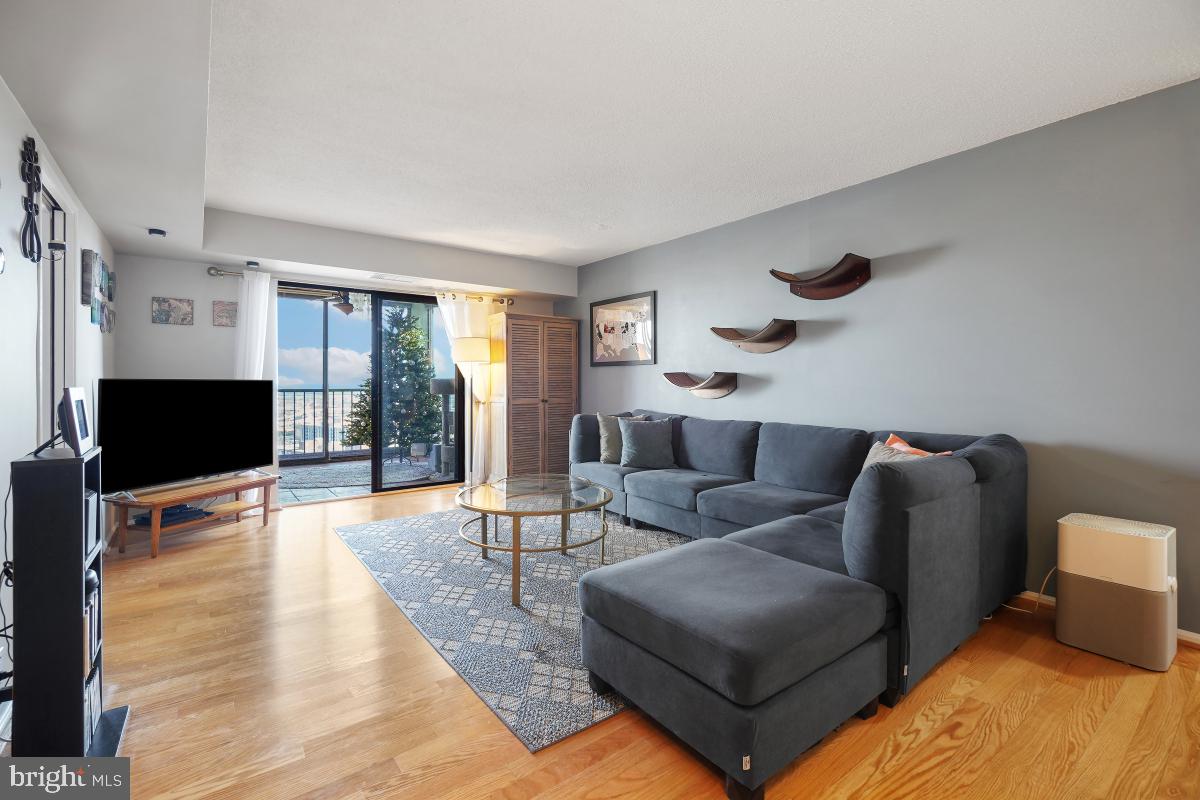 5903 MOUNT EAGLE DR #1612, ALEXANDRIA, Virginia 22303, 2 Bedrooms Bedrooms, 6 Rooms Rooms,1 BathroomBathrooms,Residential,For sale,5903 MOUNT EAGLE DR #1612,VAFX2272742 MLS # VAFX2272742