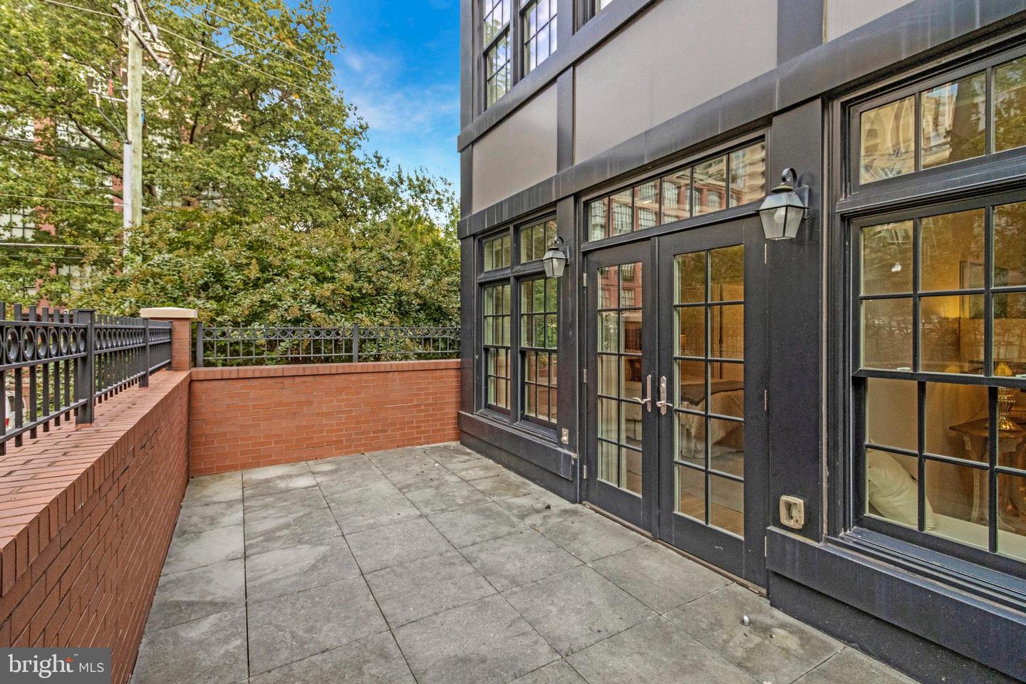 1610 N QUEEN ST #211, ARLINGTON, Virginia 22209, 2 Bedrooms Bedrooms, ,2 BathroomsBathrooms,Residential,For sale,1610 N QUEEN ST #211,VAAR2064562 MLS # VAAR2064562