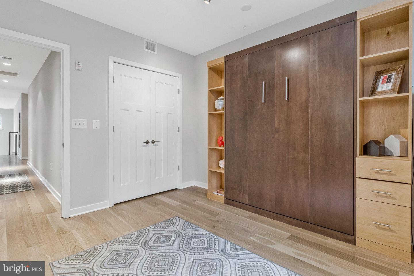 1610 N QUEEN ST #211, ARLINGTON, Virginia 22209, 2 Bedrooms Bedrooms, ,2 BathroomsBathrooms,Residential,For sale,1610 N QUEEN ST #211,VAAR2064562 MLS # VAAR2064562