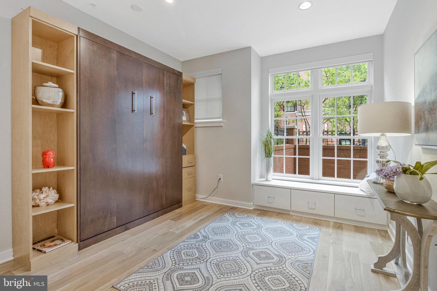 1610 N QUEEN ST #211, ARLINGTON, Virginia 22209, 2 Bedrooms Bedrooms, ,2 BathroomsBathrooms,Residential,For sale,1610 N QUEEN ST #211,VAAR2064562 MLS # VAAR2064562