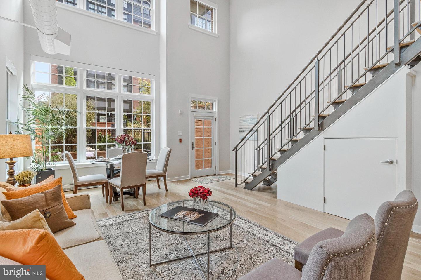 1610 N QUEEN ST #211, ARLINGTON, Virginia 22209, 2 Bedrooms Bedrooms, ,2 BathroomsBathrooms,Residential,For sale,1610 N QUEEN ST #211,VAAR2064562 MLS # VAAR2064562