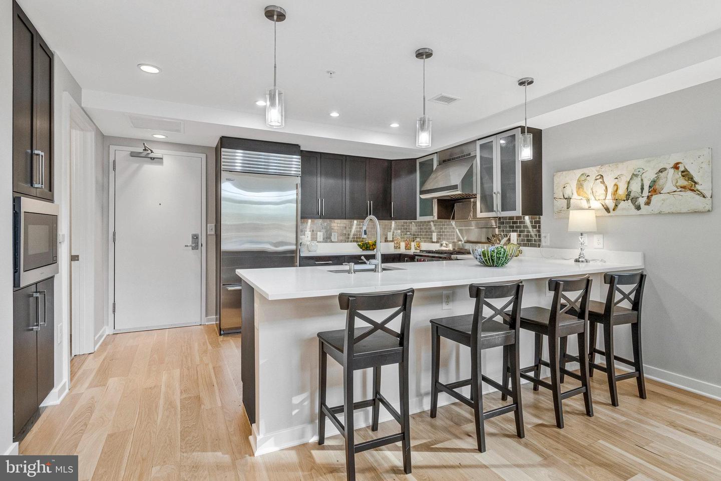 1610 N QUEEN ST #211, ARLINGTON, Virginia 22209, 2 Bedrooms Bedrooms, ,2 BathroomsBathrooms,Residential,For sale,1610 N QUEEN ST #211,VAAR2064562 MLS # VAAR2064562
